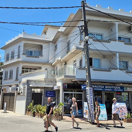Monalysa Holidays Grand Baie Exterior foto